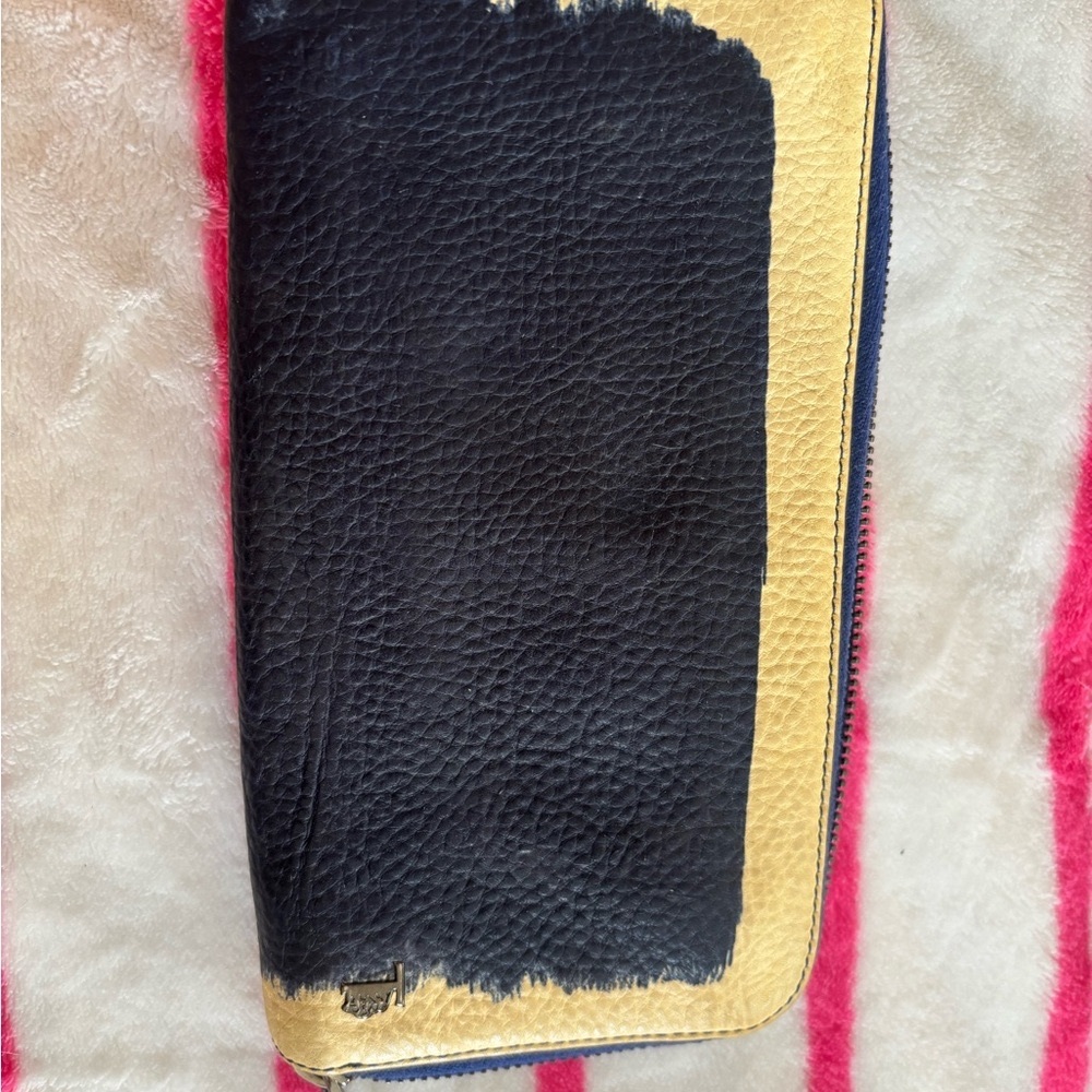 Tod’s Italian leather wallet authentic